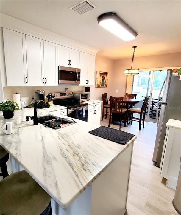 Activo con contrato: $129,900 (2 camas, 1 baños, 925 Pies cuadrados)