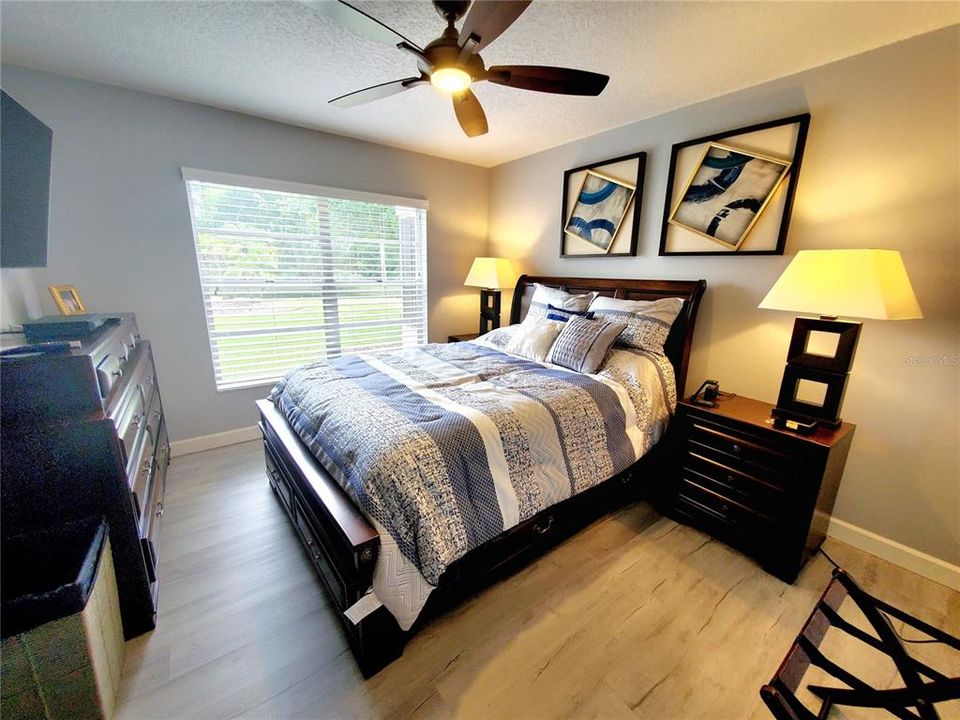 Activo con contrato: $129,900 (2 camas, 1 baños, 925 Pies cuadrados)