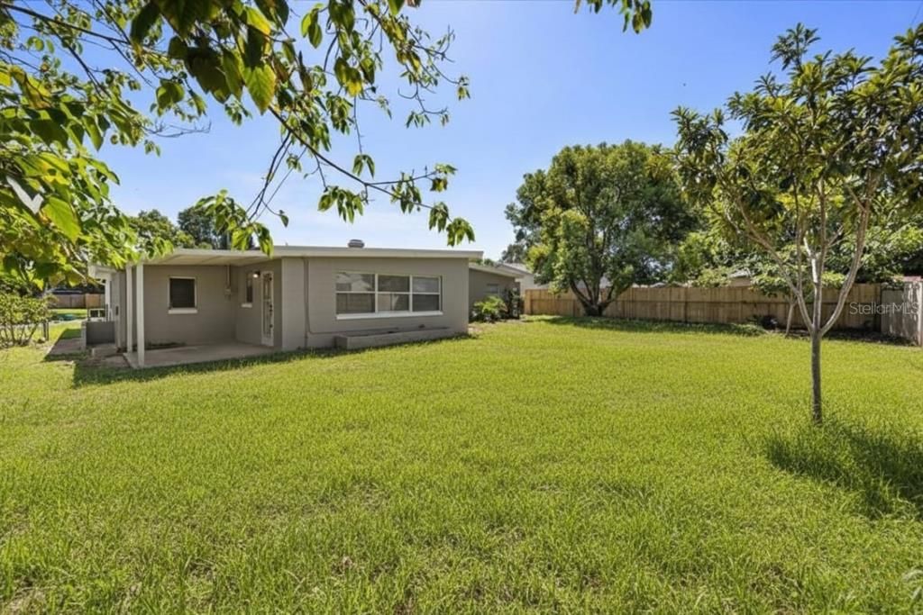 待售: $425,000 (4 贝兹, 2 浴室, 1627 平方英尺)