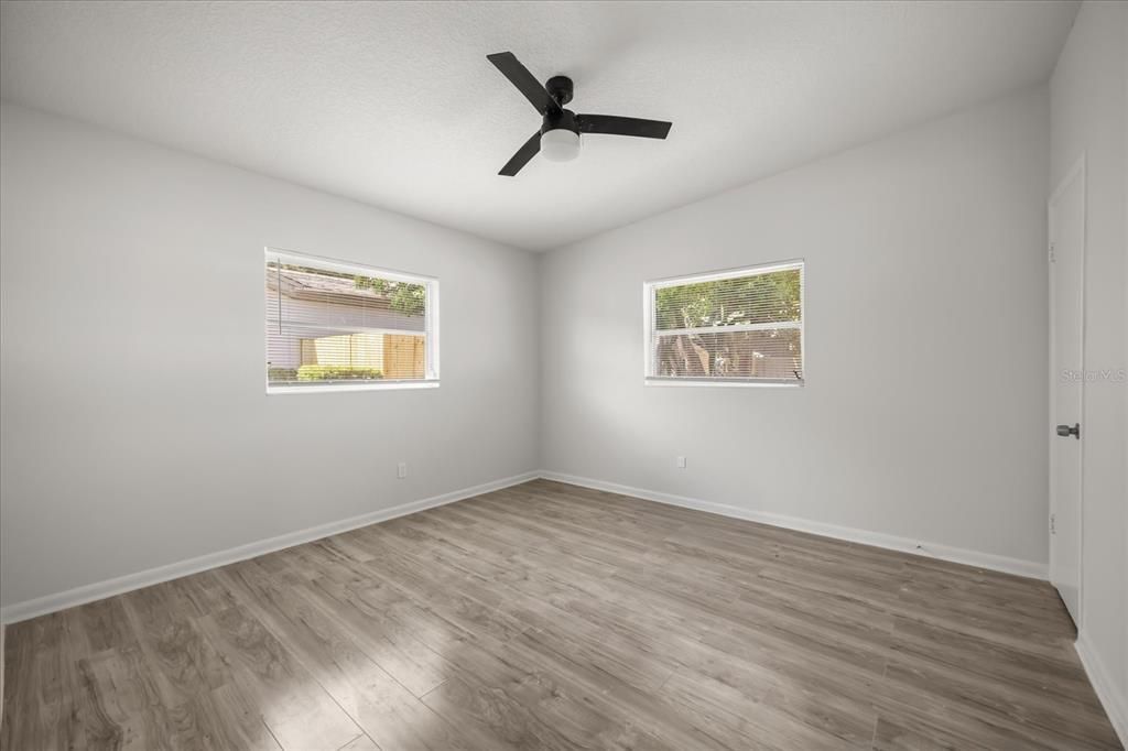 待售: $425,000 (4 贝兹, 2 浴室, 1627 平方英尺)