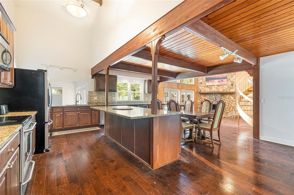 На продажу: $675,000 (5 спален, 3 ванн, 3150 Квадратных фут)