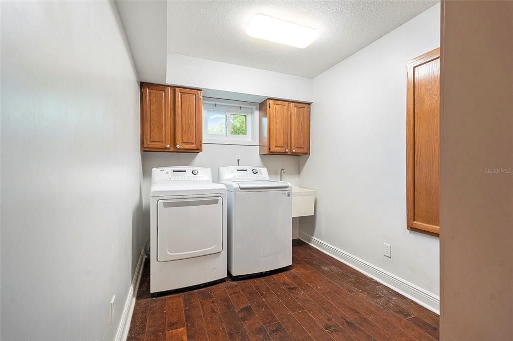 На продажу: $675,000 (5 спален, 3 ванн, 3150 Квадратных фут)