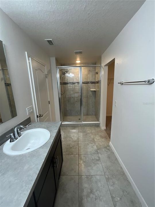 出租: $2,700 (5 贝兹, 3 浴室, 2656 平方英尺)