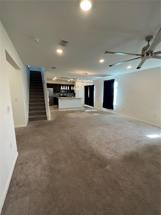 出租: $2,700 (5 贝兹, 3 浴室, 2656 平方英尺)