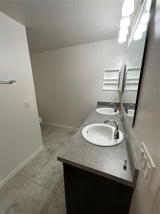 出租: $2,700 (5 贝兹, 3 浴室, 2656 平方英尺)