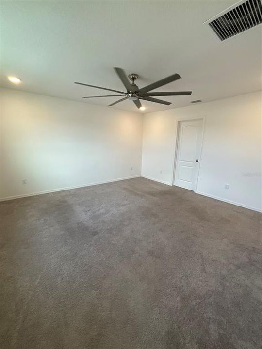 出租: $2,700 (5 贝兹, 3 浴室, 2656 平方英尺)