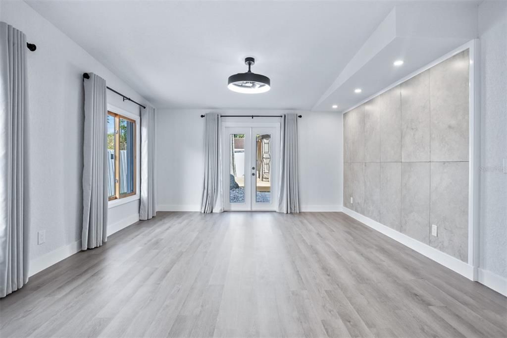 For Sale: $545,000 (3 beds, 2 baths, 1798 Square Feet)