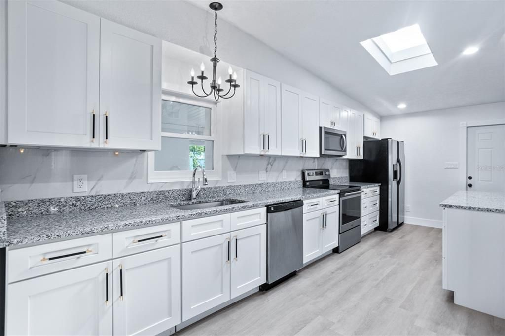 For Sale: $545,000 (3 beds, 2 baths, 1798 Square Feet)