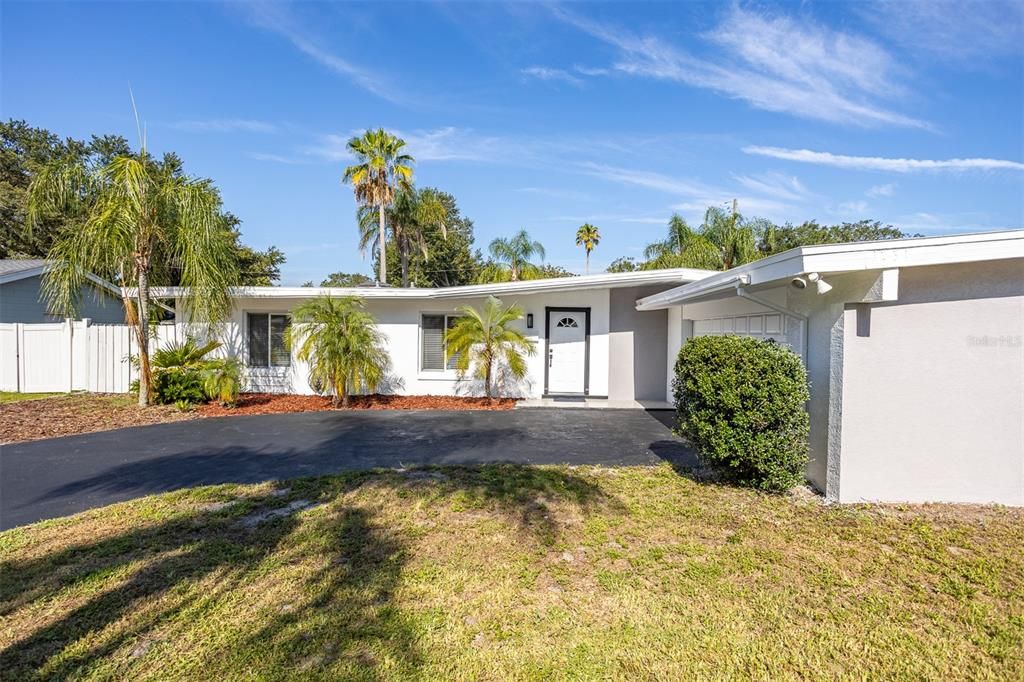 For Sale: $545,000 (3 beds, 2 baths, 1798 Square Feet)