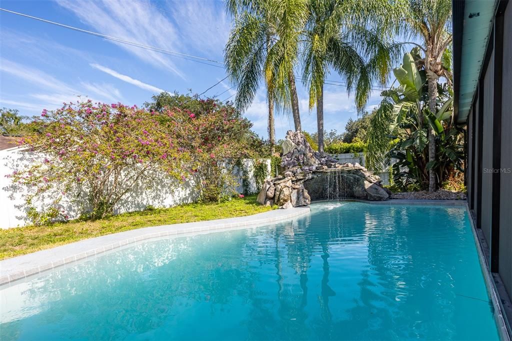 For Sale: $545,000 (3 beds, 2 baths, 1798 Square Feet)