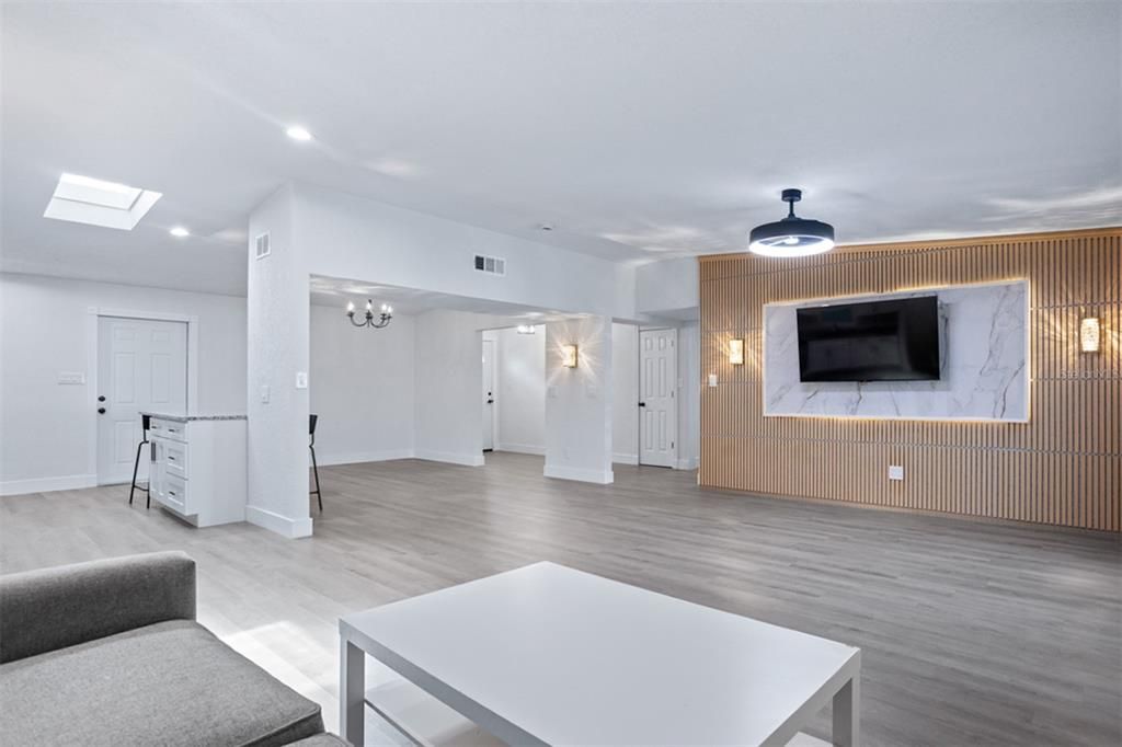 For Sale: $545,000 (3 beds, 2 baths, 1798 Square Feet)