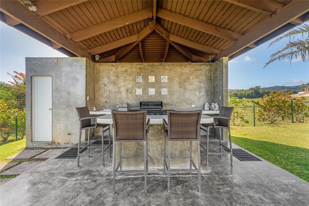 На продажу: $6,200,000 (3 спален, 3 ванн, 3511 Квадратных фут)