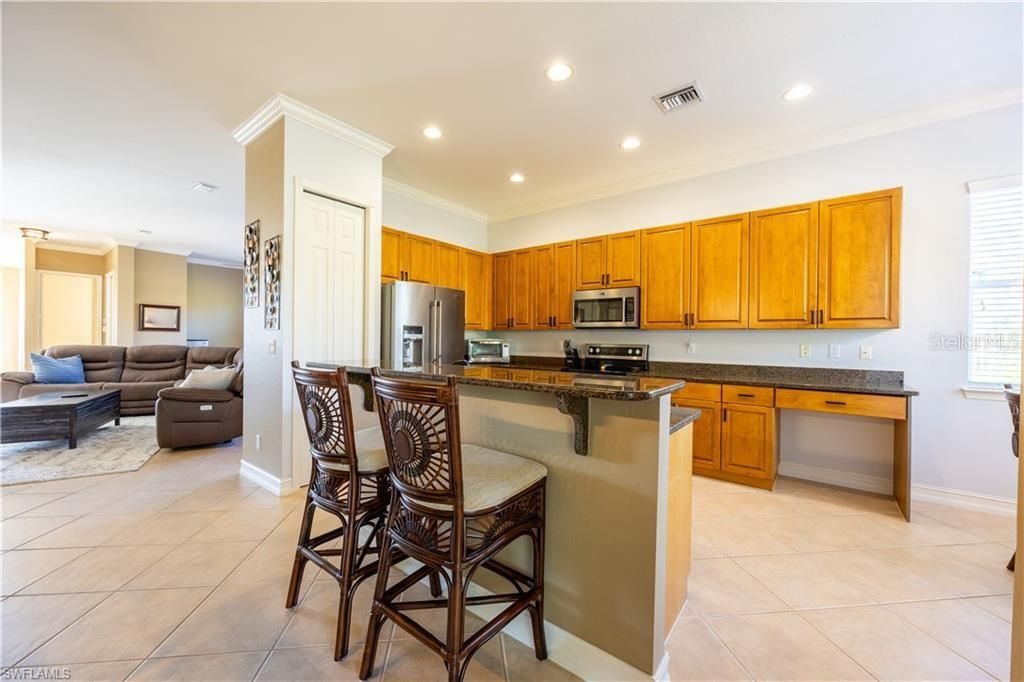 待售: $347,500 (2 贝兹, 2 浴室, 2174 平方英尺)