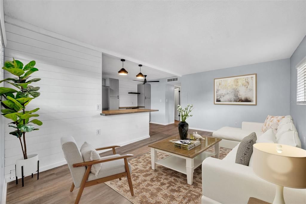 For Sale: $165,000 (1 beds, 1 baths, 644 Square Feet)