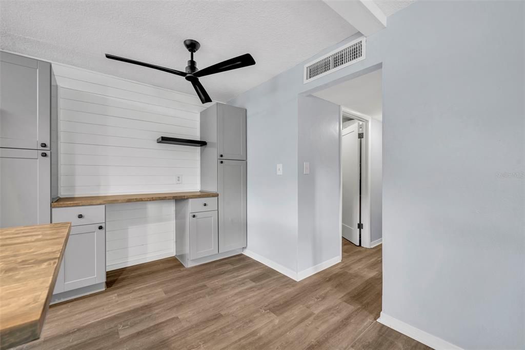 For Sale: $165,000 (1 beds, 1 baths, 644 Square Feet)