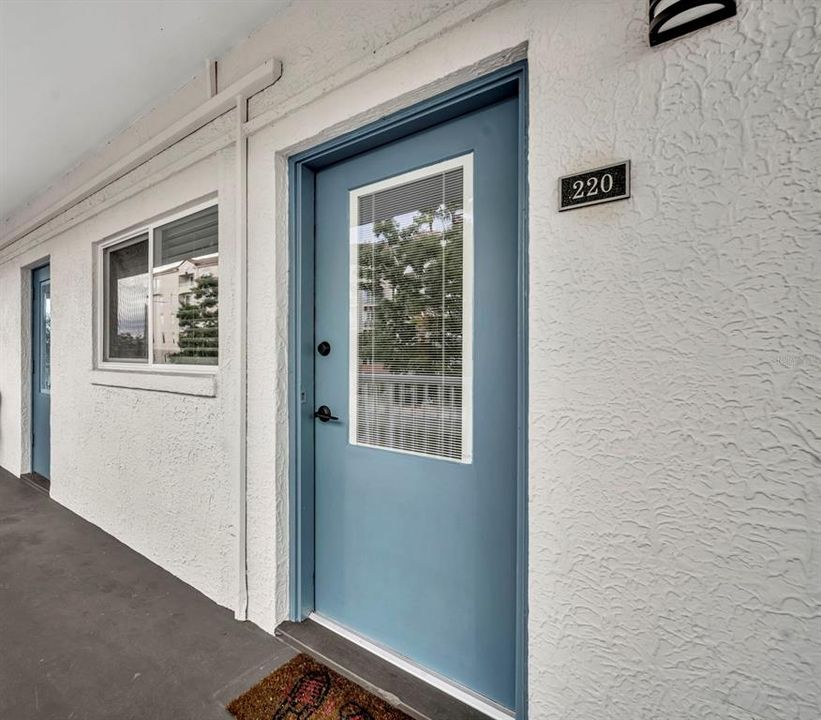 For Sale: $165,000 (1 beds, 1 baths, 644 Square Feet)