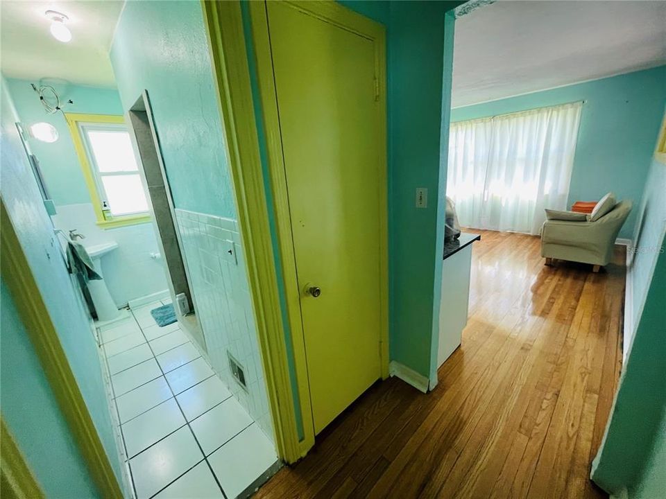 Activo con contrato: $329,000 (4 camas, 2 baños, 2152 Pies cuadrados)