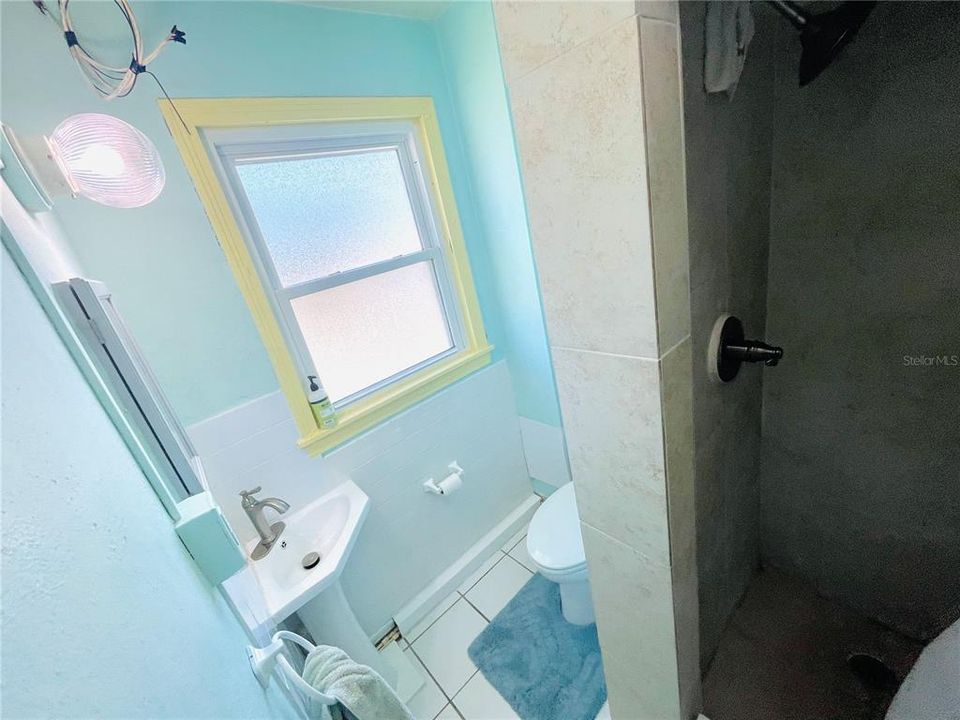 Activo con contrato: $329,000 (4 camas, 2 baños, 2152 Pies cuadrados)