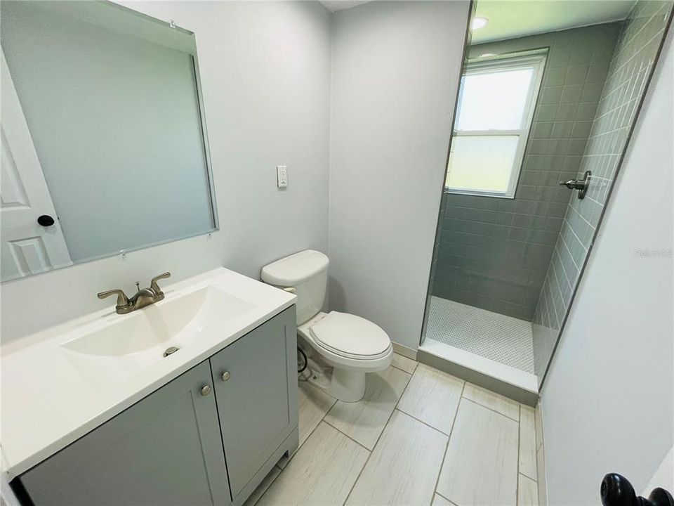 Activo con contrato: $329,000 (4 camas, 2 baños, 2152 Pies cuadrados)