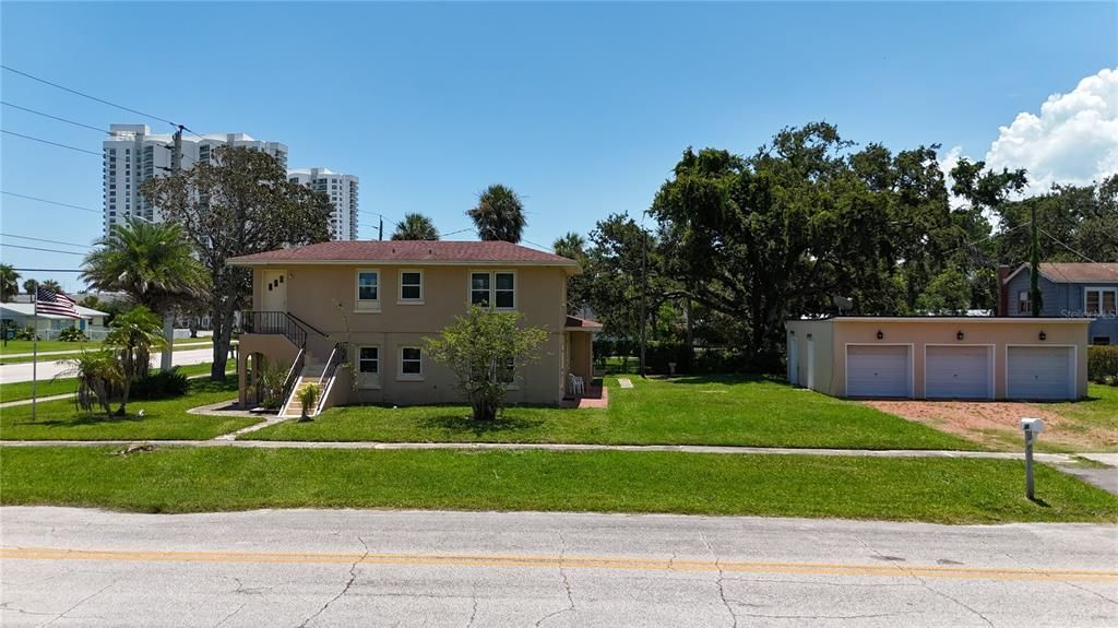 Activo con contrato: $329,000 (4 camas, 2 baños, 2152 Pies cuadrados)