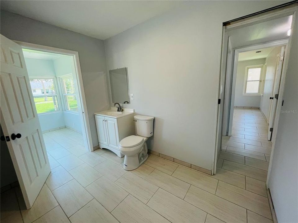 Activo con contrato: $329,000 (4 camas, 2 baños, 2152 Pies cuadrados)