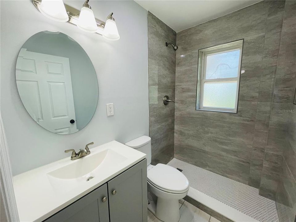 Activo con contrato: $329,000 (4 camas, 2 baños, 2152 Pies cuadrados)