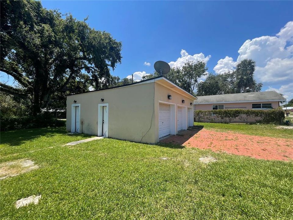 Activo con contrato: $329,000 (4 camas, 2 baños, 2152 Pies cuadrados)