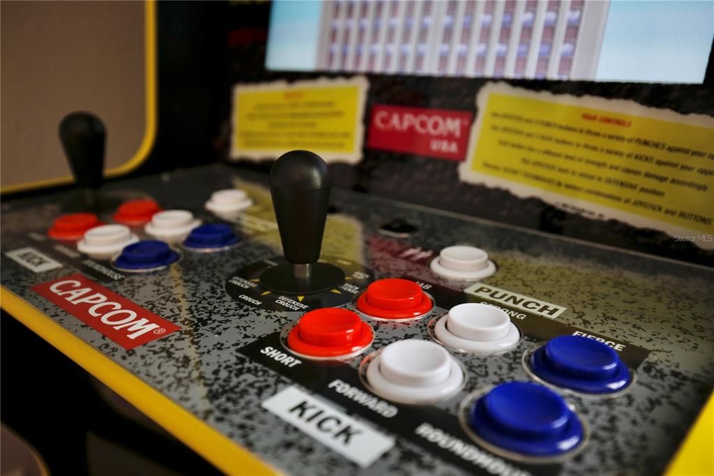 Active With Contract: $625,000 (6 beds, 5 baths, 3291 Square Feet)