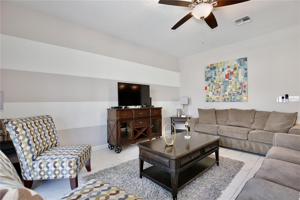 Active With Contract: $625,000 (6 beds, 5 baths, 3291 Square Feet)