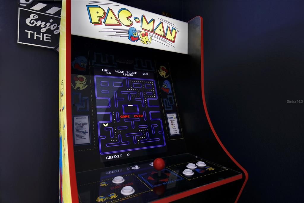 Active With Contract: $625,000 (6 beds, 5 baths, 3291 Square Feet)