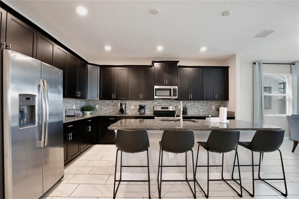 Active With Contract: $625,000 (6 beds, 5 baths, 3291 Square Feet)