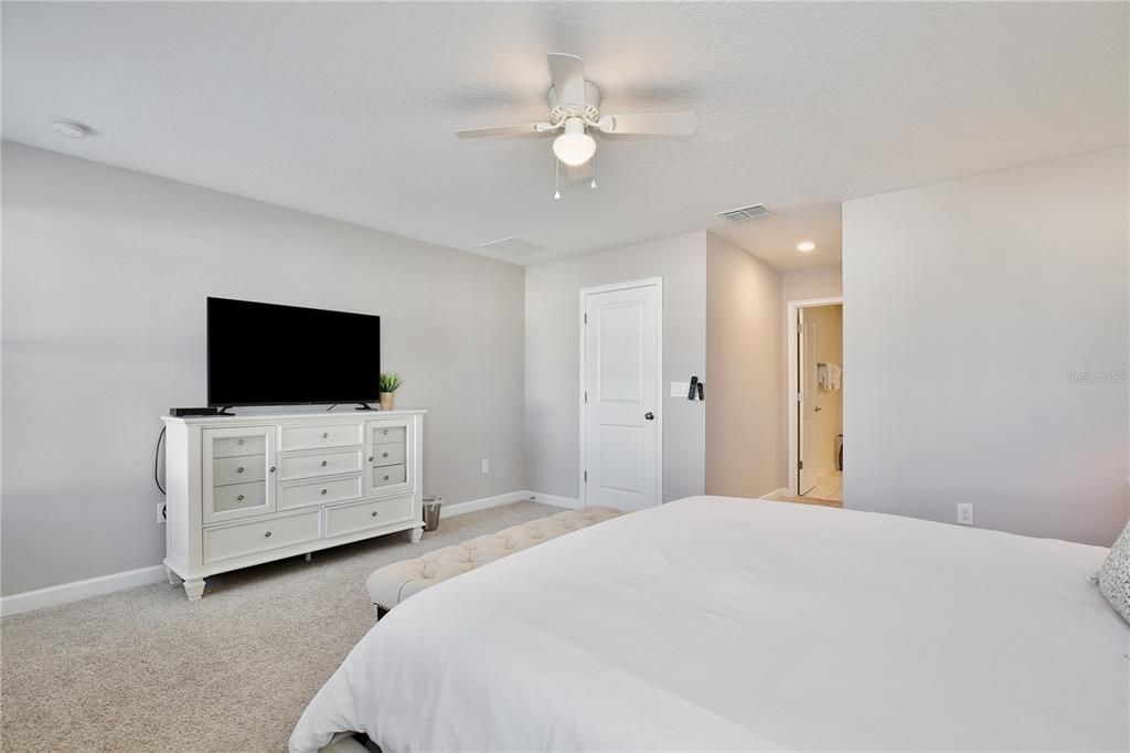 Active With Contract: $625,000 (6 beds, 5 baths, 3291 Square Feet)