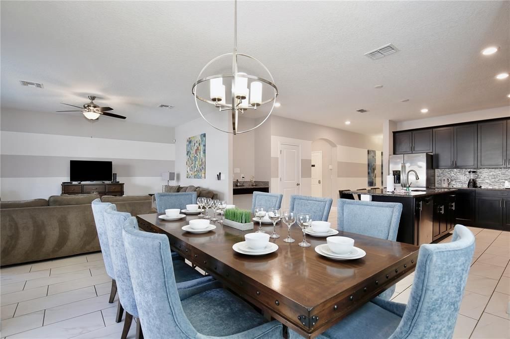 Active With Contract: $625,000 (6 beds, 5 baths, 3291 Square Feet)