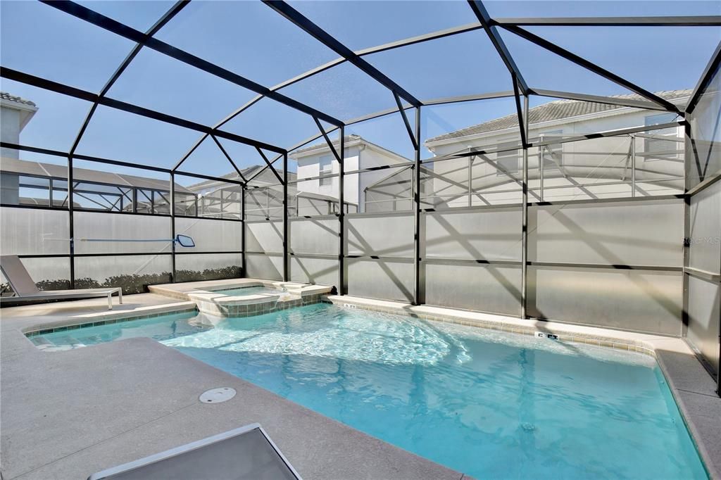 Active With Contract: $625,000 (6 beds, 5 baths, 3291 Square Feet)