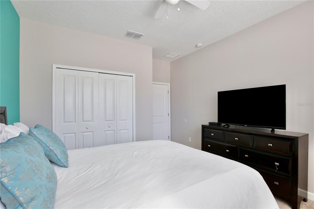 Active With Contract: $625,000 (6 beds, 5 baths, 3291 Square Feet)