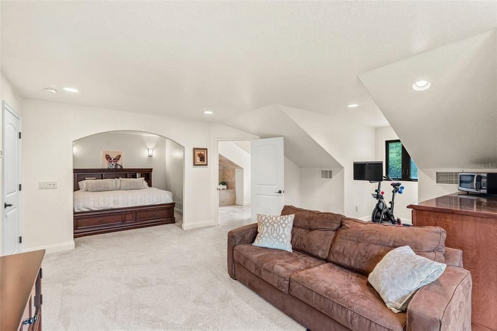 На продажу: $1,299,000 (3 спален, 3 ванн, 3114 Квадратных фут)