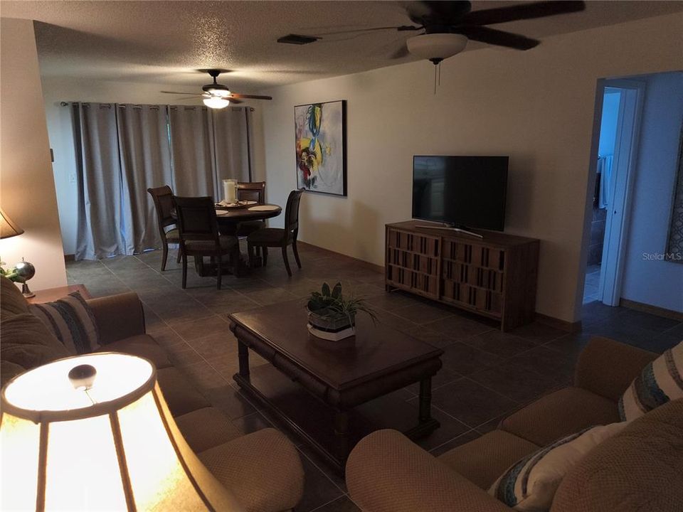 For Rent: $2,800 (2 beds, 2 baths, 1373 Square Feet)