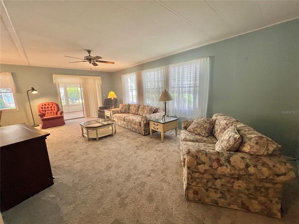 For Sale: $114,000 (2 beds, 2 baths, 1152 Square Feet)