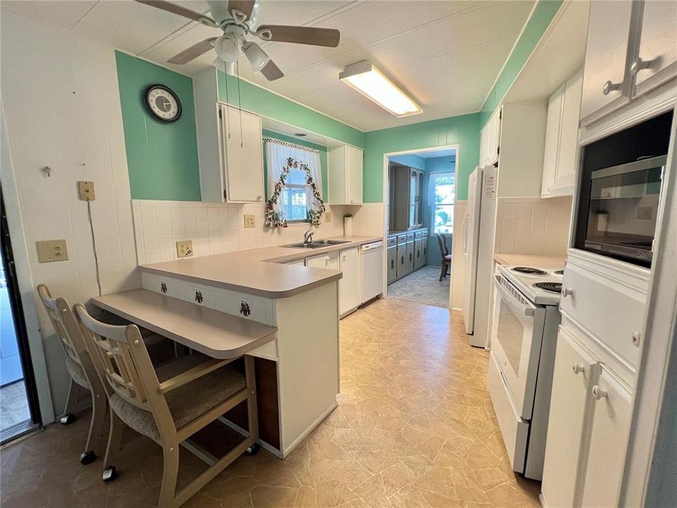 For Sale: $114,000 (2 beds, 2 baths, 1152 Square Feet)