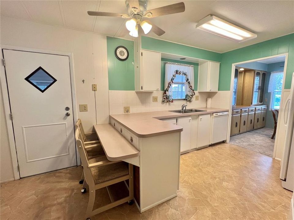 For Sale: $114,000 (2 beds, 2 baths, 1152 Square Feet)
