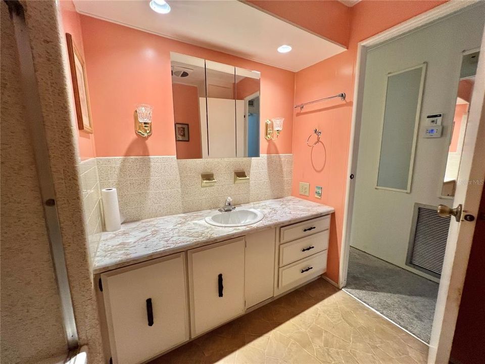 For Sale: $114,000 (2 beds, 2 baths, 1152 Square Feet)