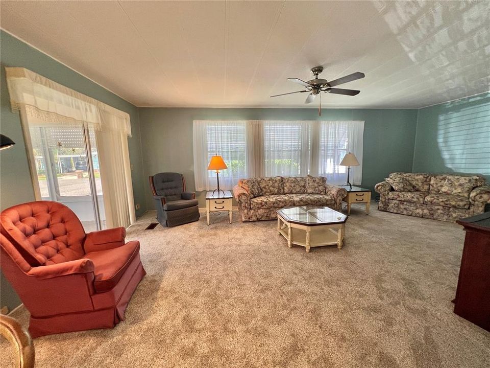 For Sale: $114,000 (2 beds, 2 baths, 1152 Square Feet)