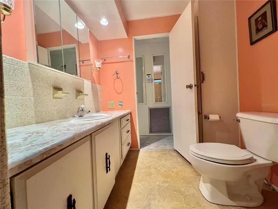 For Sale: $114,000 (2 beds, 2 baths, 1152 Square Feet)