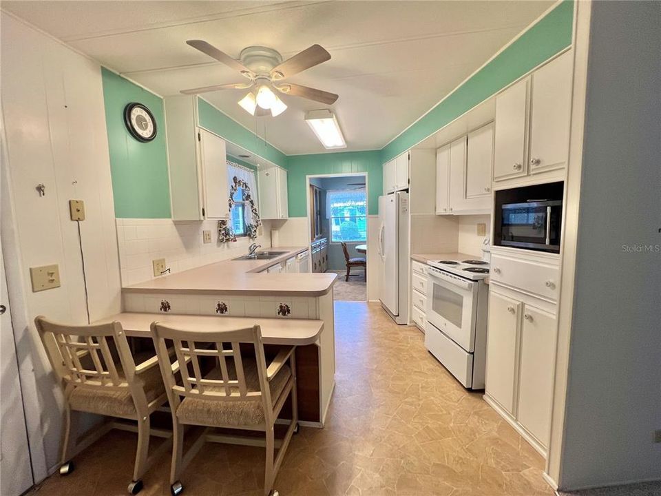 For Sale: $114,000 (2 beds, 2 baths, 1152 Square Feet)