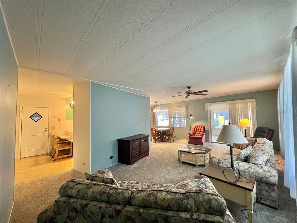 For Sale: $114,000 (2 beds, 2 baths, 1152 Square Feet)