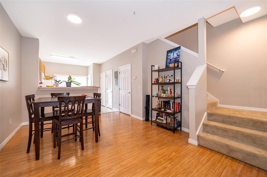 Active With Contract: $224,900 (2 beds, 2 baths, 1236 Square Feet)