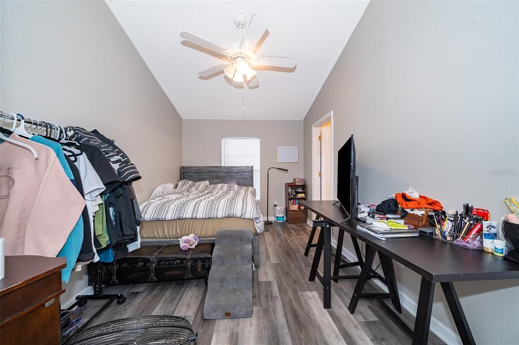 Active With Contract: $224,900 (2 beds, 2 baths, 1236 Square Feet)