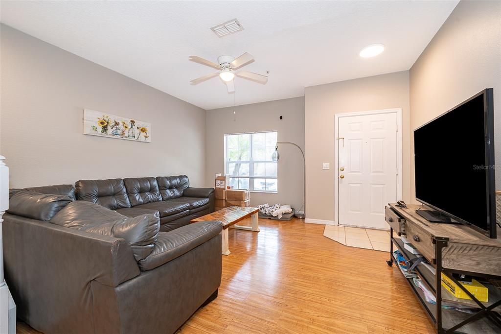 Active With Contract: $224,900 (2 beds, 2 baths, 1236 Square Feet)