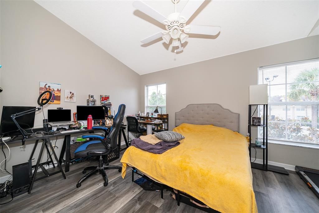 Active With Contract: $224,900 (2 beds, 2 baths, 1236 Square Feet)