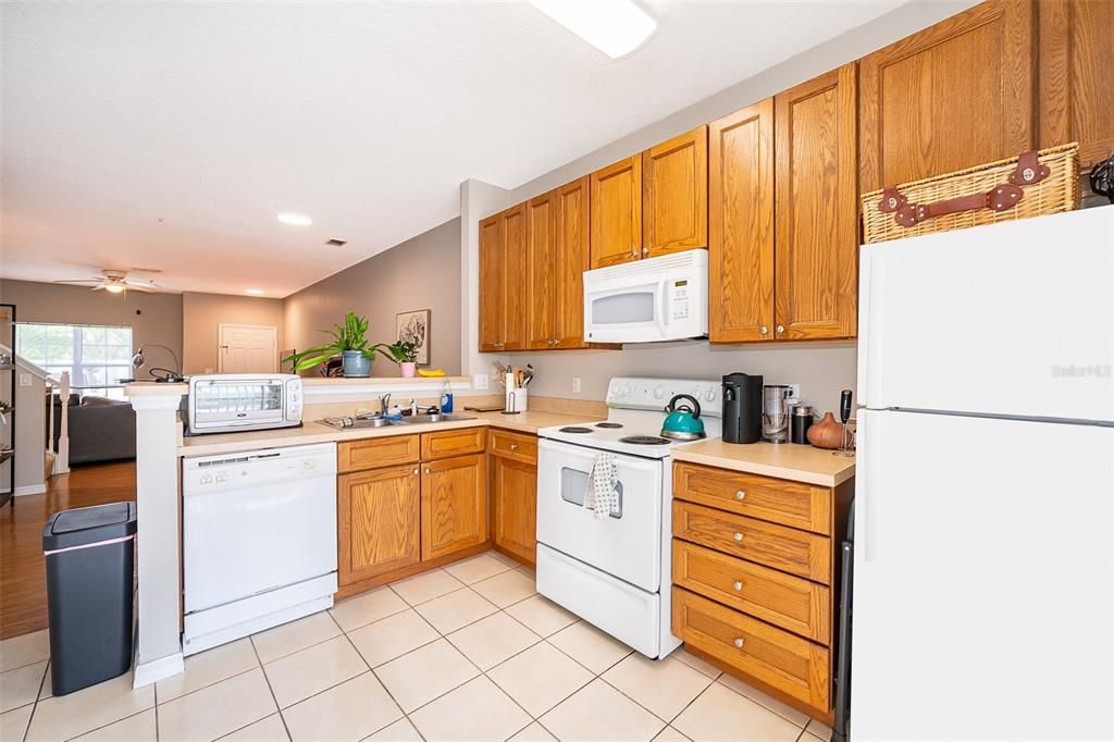 Active With Contract: $224,900 (2 beds, 2 baths, 1236 Square Feet)